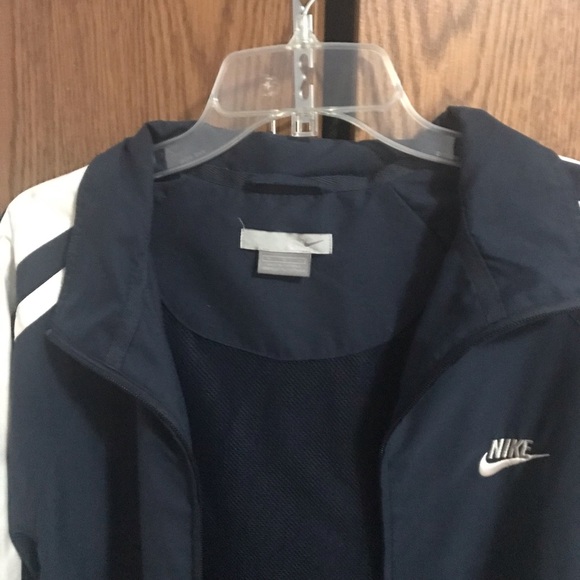 Nike Jacket/Windbreaker - Picture 2 of 3